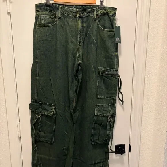 Wild Fable Mid Rise Baggy Cargo Pants Green Size 12 NWT Utility Wide Leg - Picture 2 of 10
